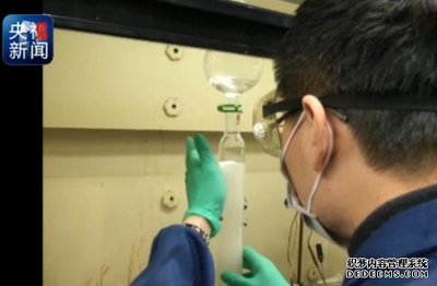 唐本忠榮獲自然科學獎一等獎 以原創(chuàng)概念引領(lǐng)光材料創(chuàng)新發(fā)展